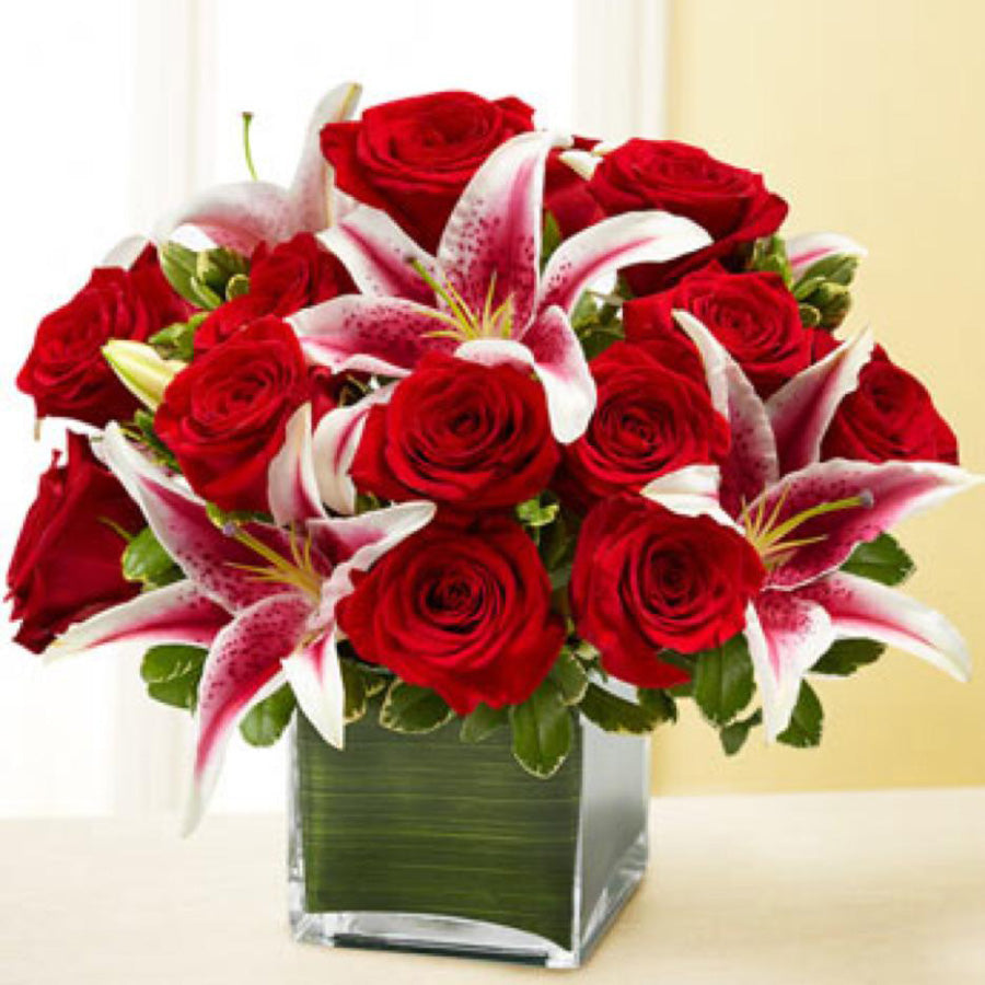 Roses and lilies arrangement